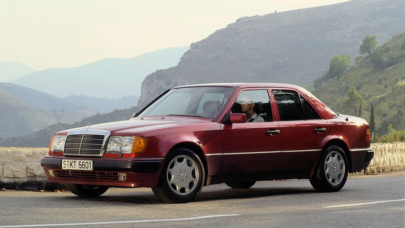 Mercedes-Benz 500 E turns 30: respect your elders.