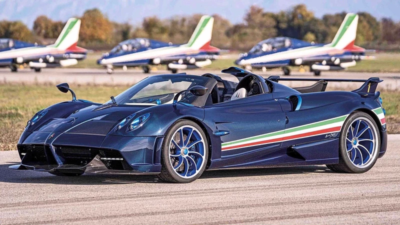 The Pagani Waila Tricolore is a national prestige model with 829 horsepower.