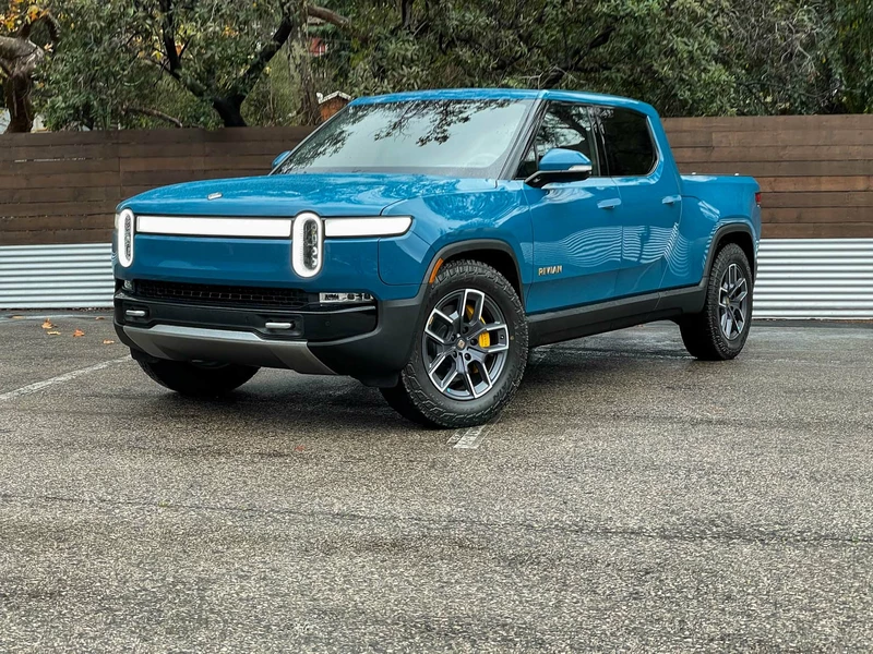 Rivian R1T with Max Battery + Quad Motor Powertrain Discontinued