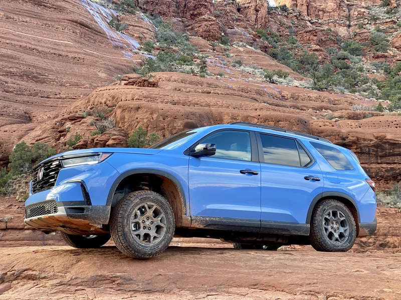 Review of 2023 Honda Pilot Trail Sport undergoes off-road testing