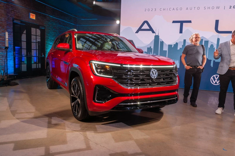 2024 Volkswagen Atlas, VR6 discontinued, turbo four only.