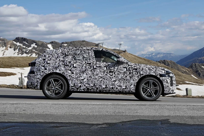 Audi Q5 spy shots, BMW 3.0CSL production: automotive news headlines