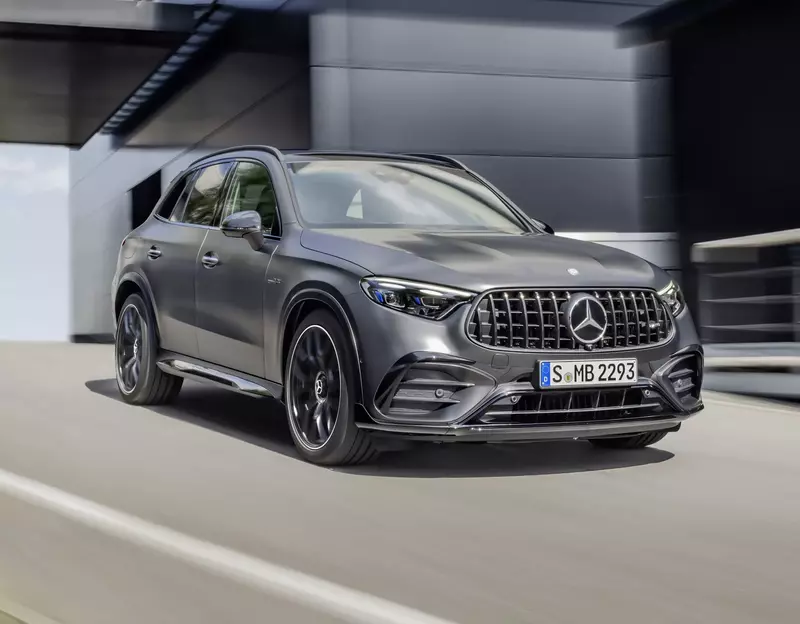 2025 Mercedes-Benz AMG GLC 63 S E Performance bows with 671 hp