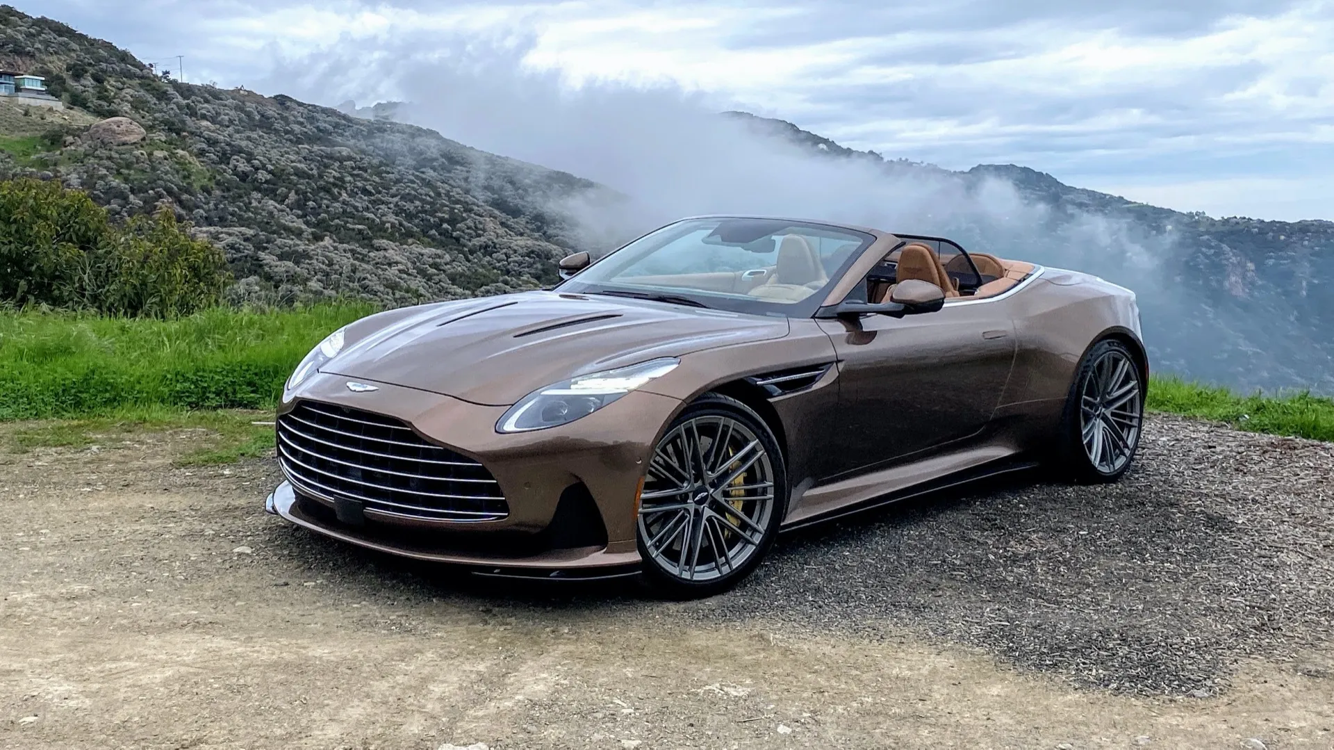 Review 2024 Aston Martin DB12 Volante opens an inspiring muse