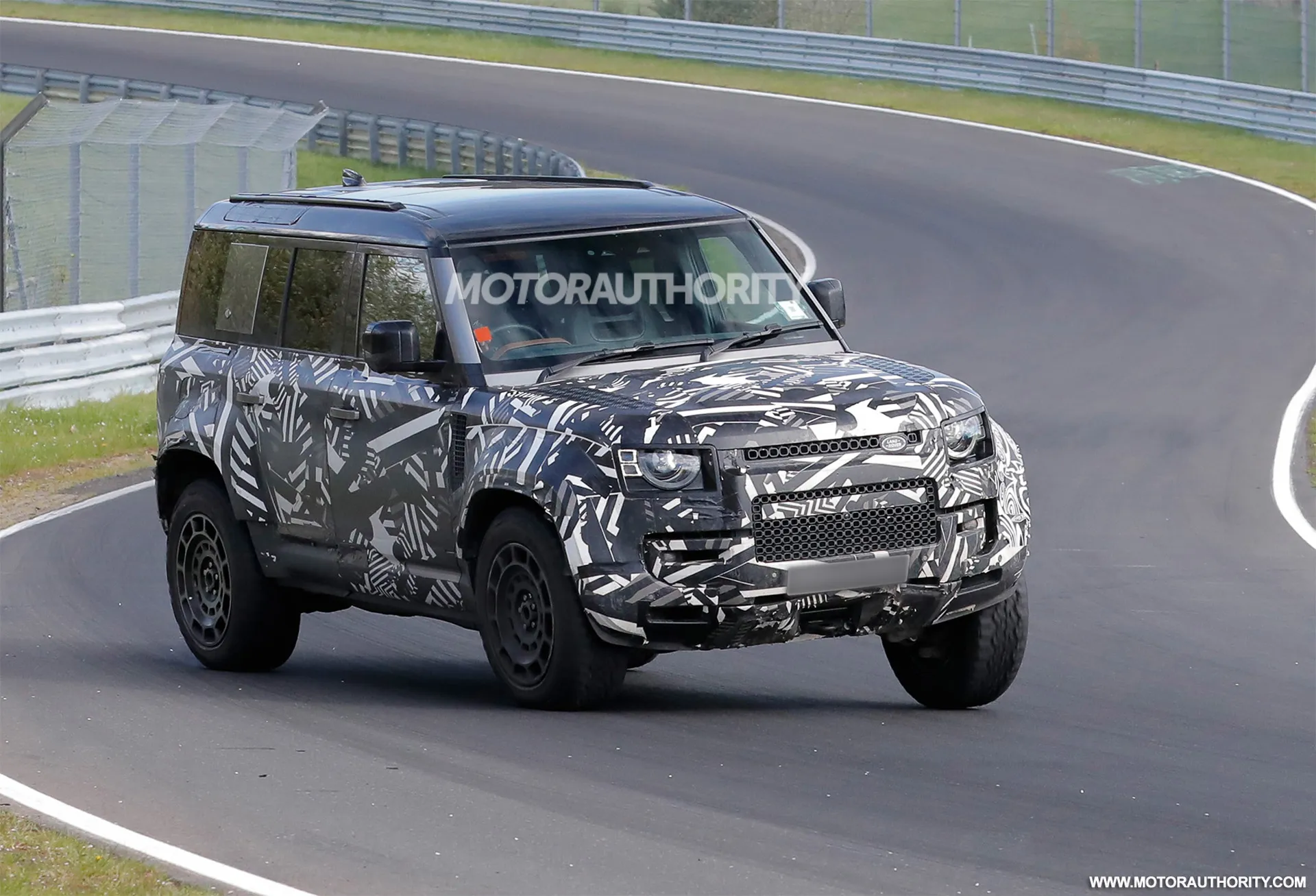 2025 Defender Octa Spotted: Hardcore SUVs Hit the Ring