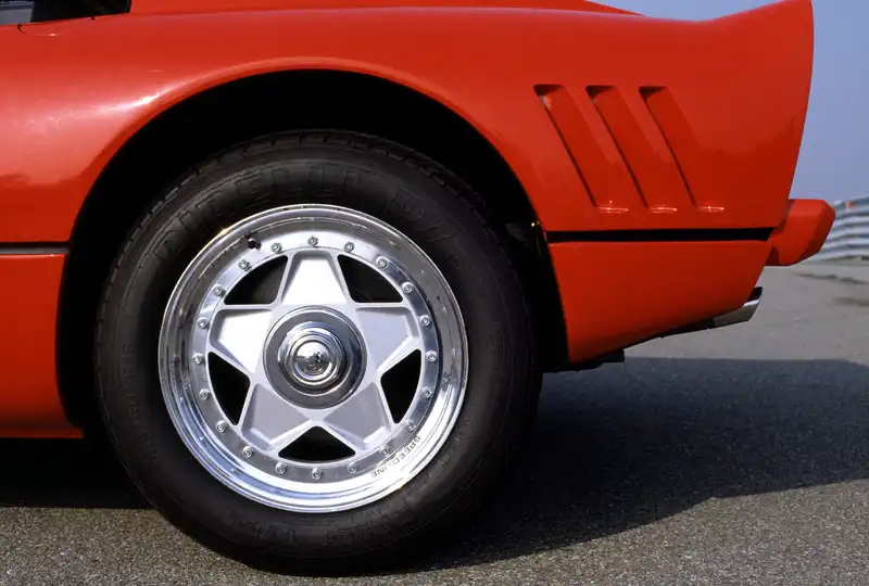 Pirelli Develops New Tire for Ferrari 288 GTO