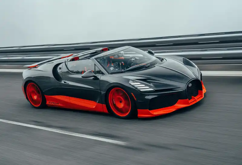 Bugatti Mistral hit 282mph and set the world record for open-top cars